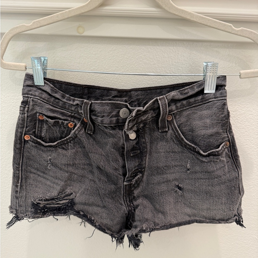 Levi shorts in black